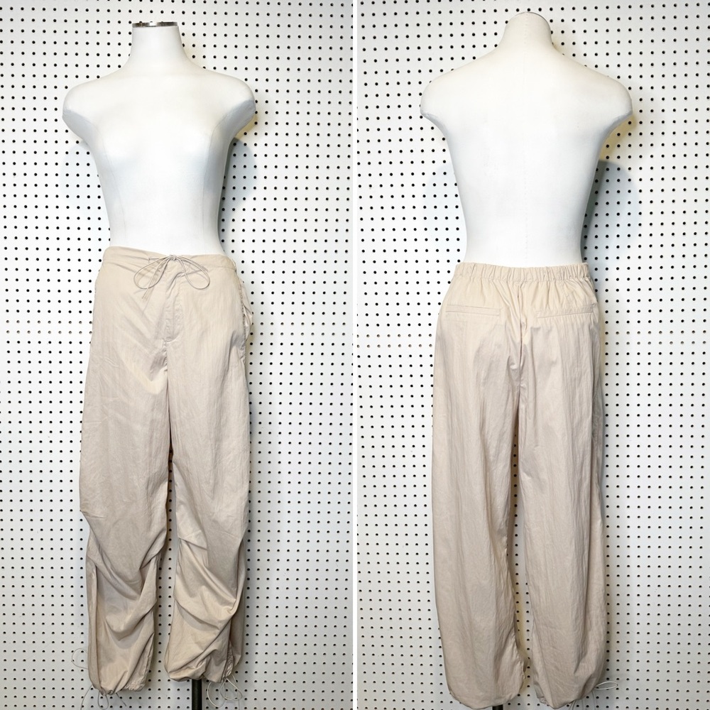 ZARA |‎ Baggy Cargo Parachute Pants in Cream Tan Sz. XS